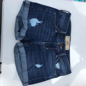 Midi short low rise with 4” seam